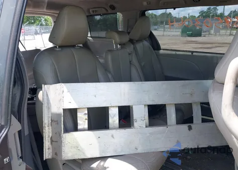 2014 Toyota Sienna Xle V6 8 Passenger из США, поврежденный, VIN 5TDYK3DC2ES458548